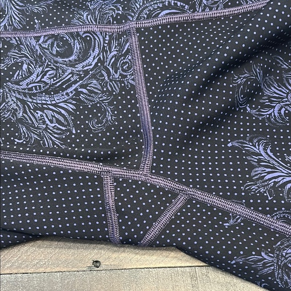 Lululemon Athletica Black and Purple Patterned Leggings - Picture 3 of 4